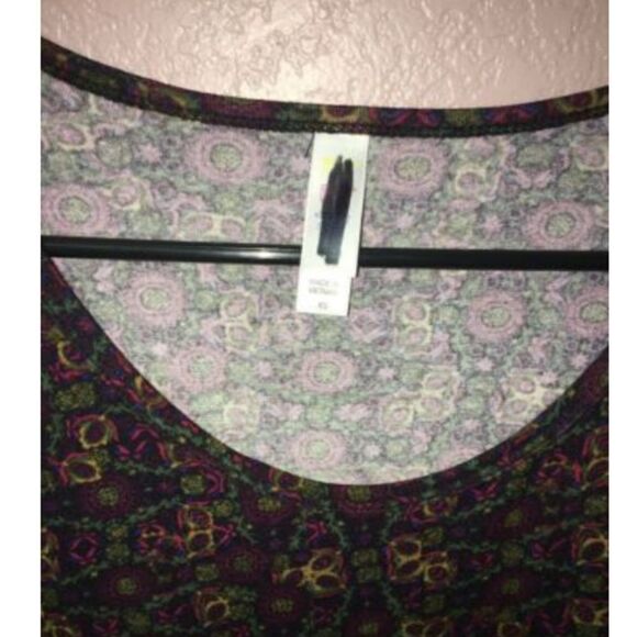 LuLaRoe Classic XS Top Multi Color NWT - Picture 4 of 5